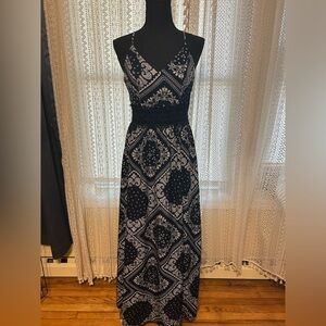 Chic Navy and White Paisley Maxi Dress